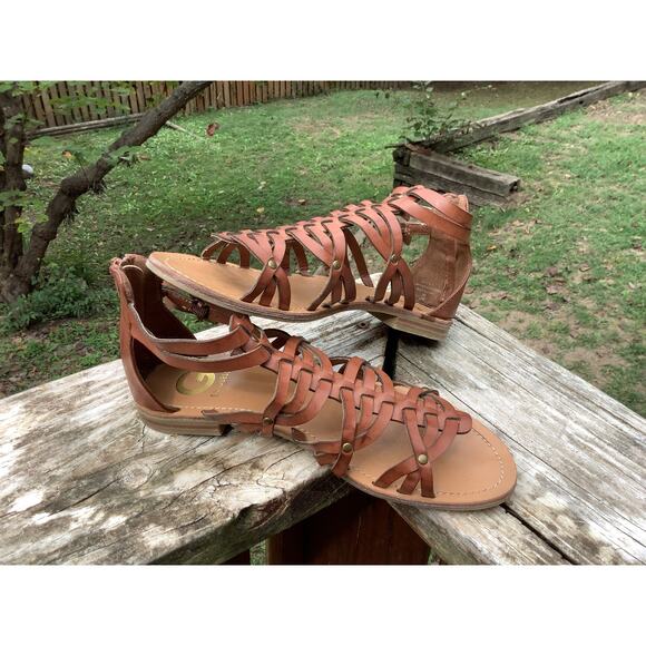 G by Guess Brown Faux Leather Gladiator Sandals 8M Excellent Condition Zip Back - Picture 1 of 6